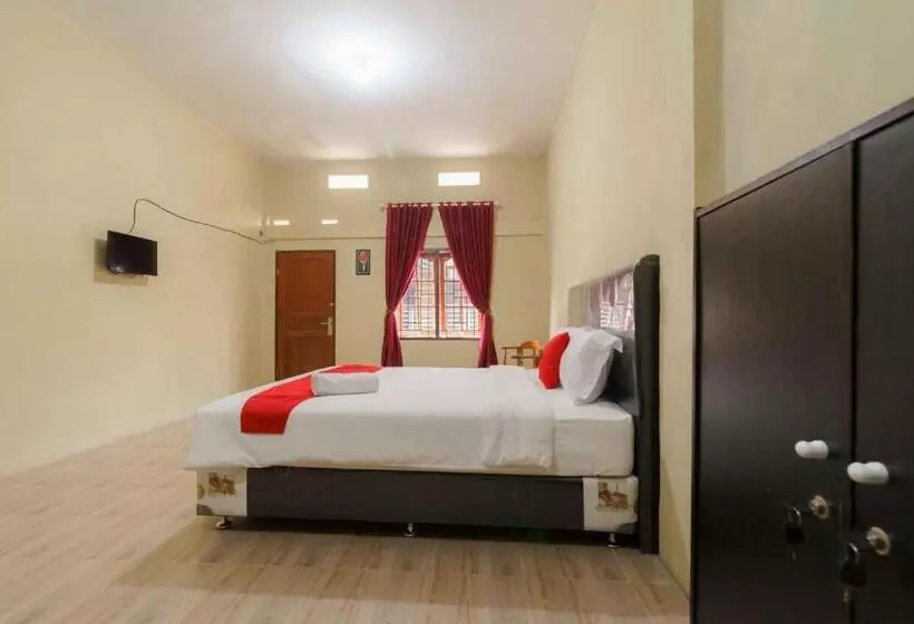 ホテル Reddoorz Near Bukit Kubu Berastagi