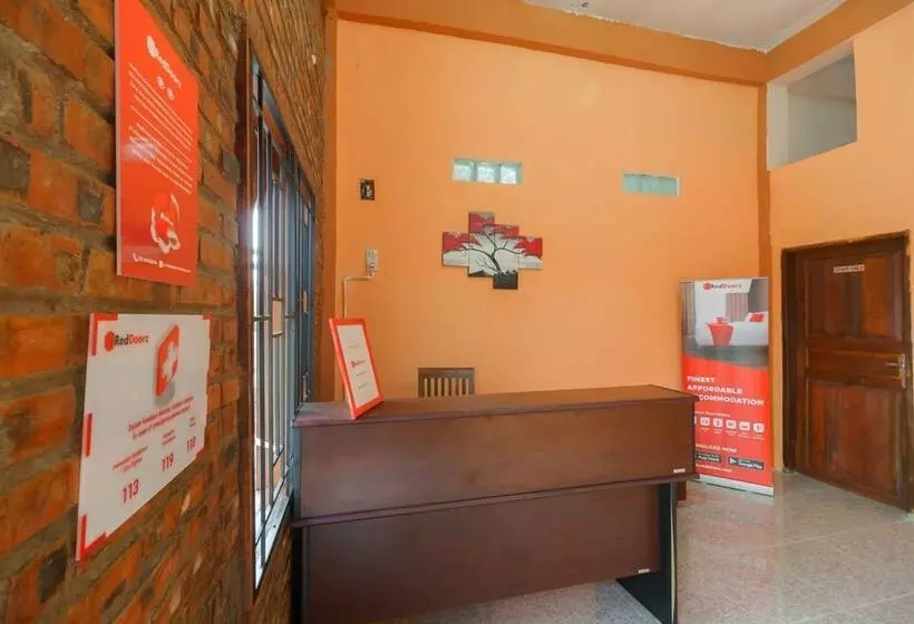 ホテル Reddoorz Near Bukit Kubu Berastagi