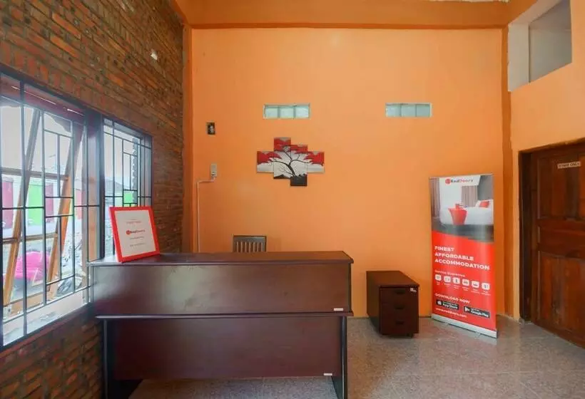 ホテル Reddoorz Near Bukit Kubu Berastagi