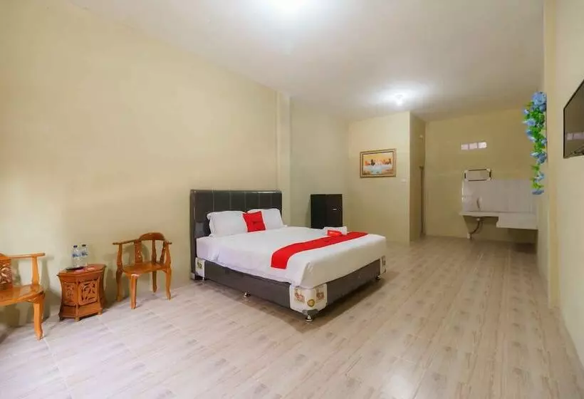 ホテル Reddoorz Near Bukit Kubu Berastagi