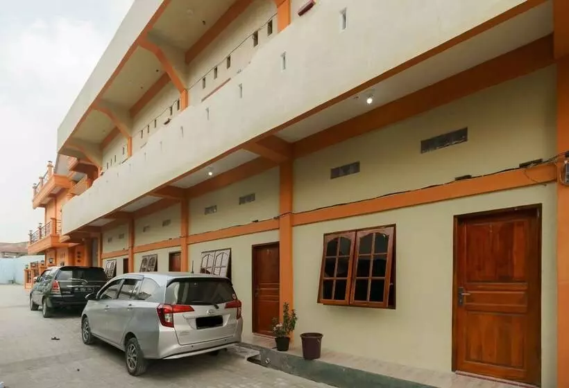 ホテル Reddoorz Near Bukit Kubu Berastagi