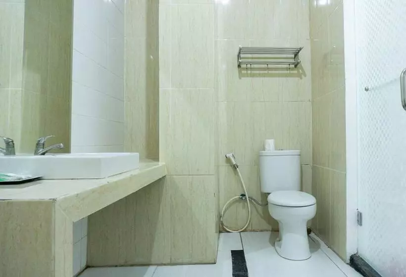 Majatalo Reddoorz Plus @ Ende City Center