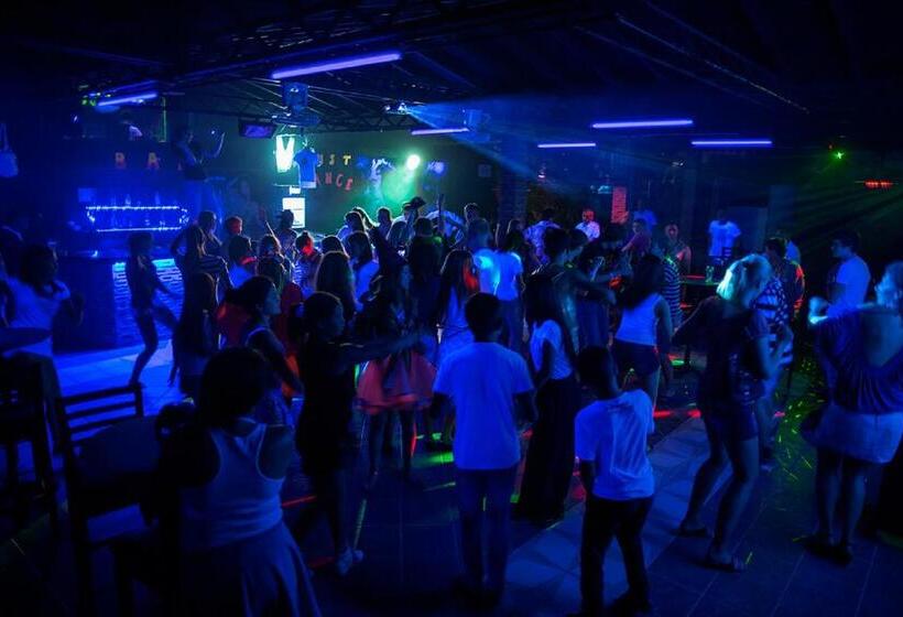 בית מלון כפרי Club Turtas Beach   All Inclusive