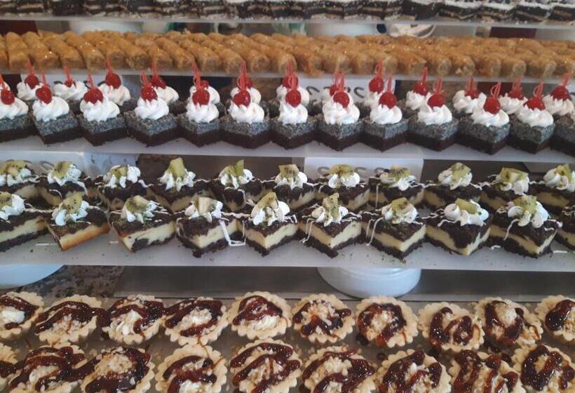 בית מלון כפרי Club Turtas Beach   All Inclusive