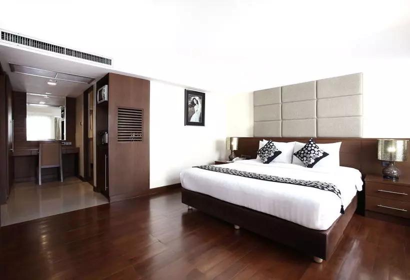 Bally Suite Sukhumvit
