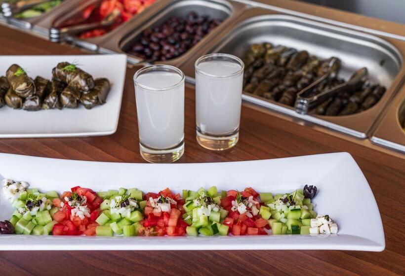 فندق Aeolos Beach Resort