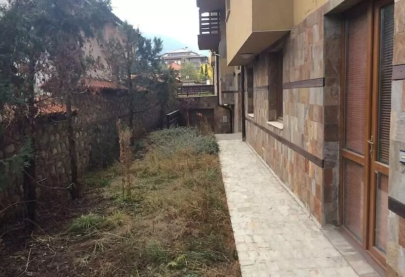 酒店 Banderitsa Apartments