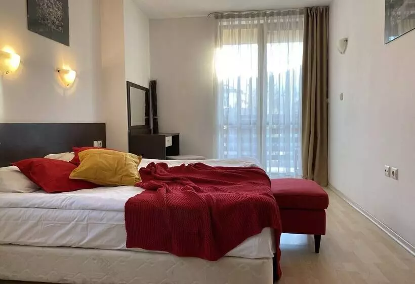 酒店 Banderitsa Apartments