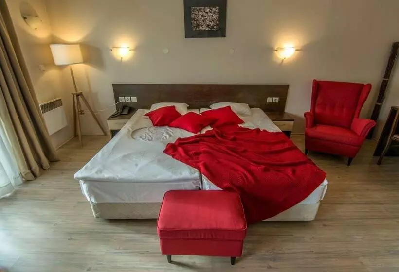 酒店 Banderitsa Apartments