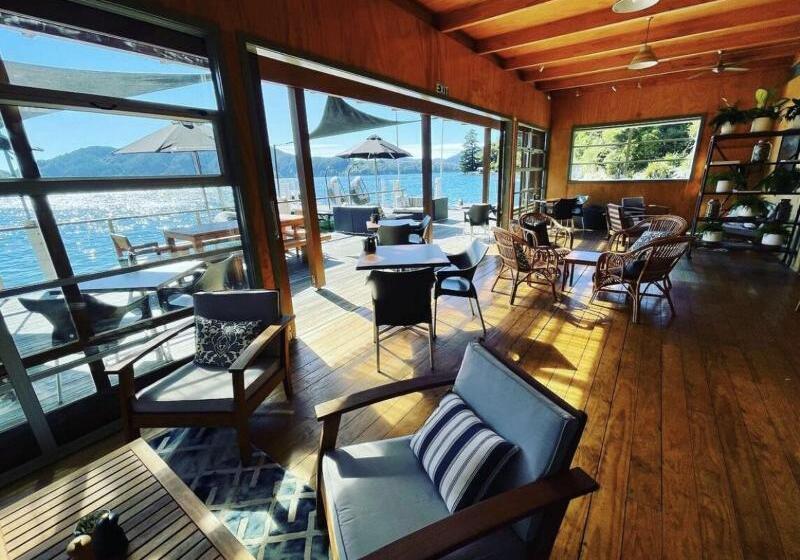 酒店 Bay Of Many Coves