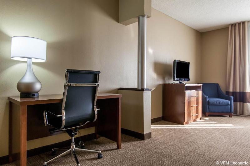 فندق Comfort Suites Central I 44