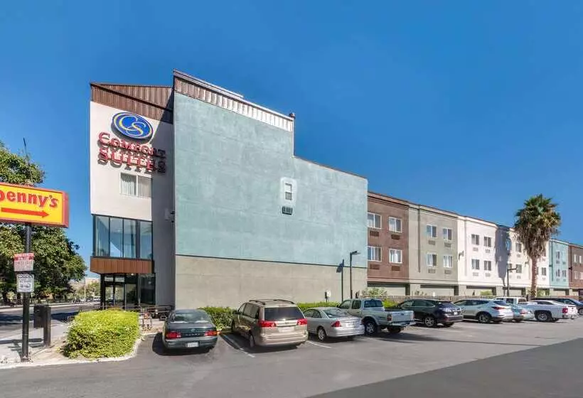 酒店 Comfort Suites San Jose Airport