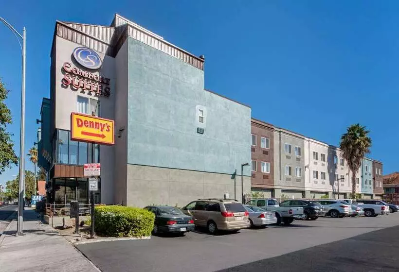 酒店 Comfort Suites San Jose Airport