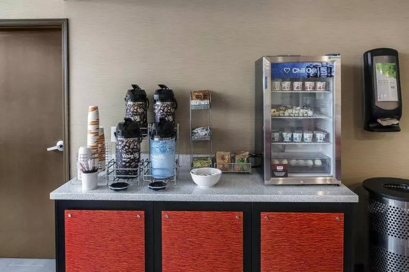 酒店 Comfort Suites San Jose Airport