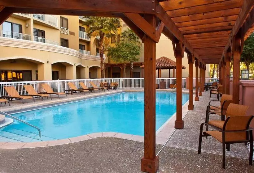 Hotel Courtyard By Marriott Sandestin At Grand Boulevard