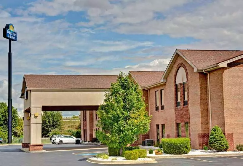 Отель Days Inn & Suites By Wyndham Louisville Sw