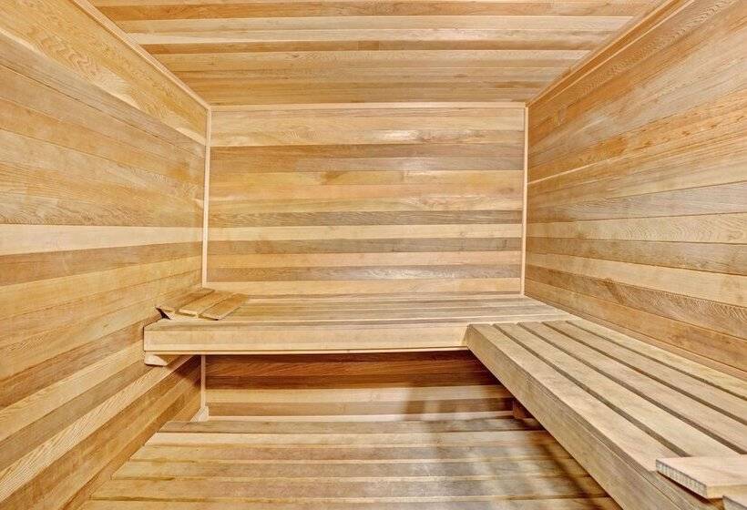 호텔 Days Inn & Suites By Wyndham Louisville Sw