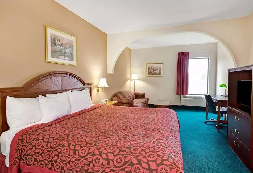 Отель Days Inn & Suites By Wyndham Louisville Sw