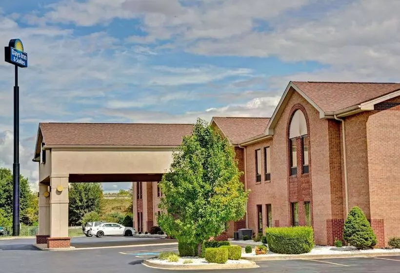 Отель Days Inn & Suites By Wyndham Louisville Sw