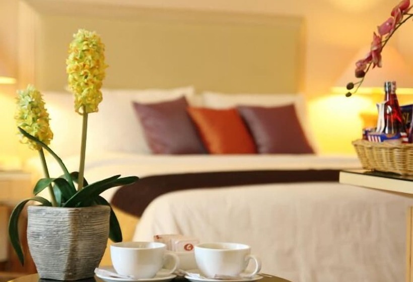 בית מלון כפרי Gran Puri Manado