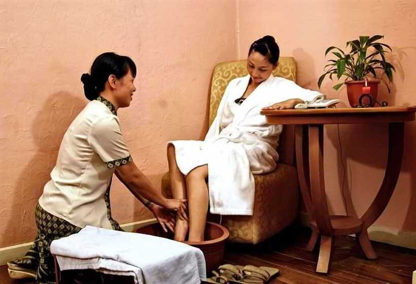 בית מלון כפרי Gran Puri Manado