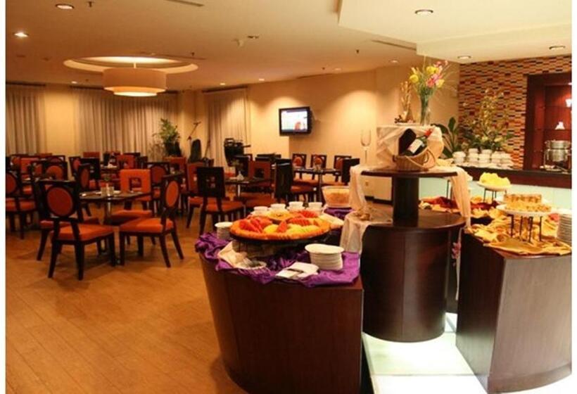 בית מלון כפרי Gran Puri Manado