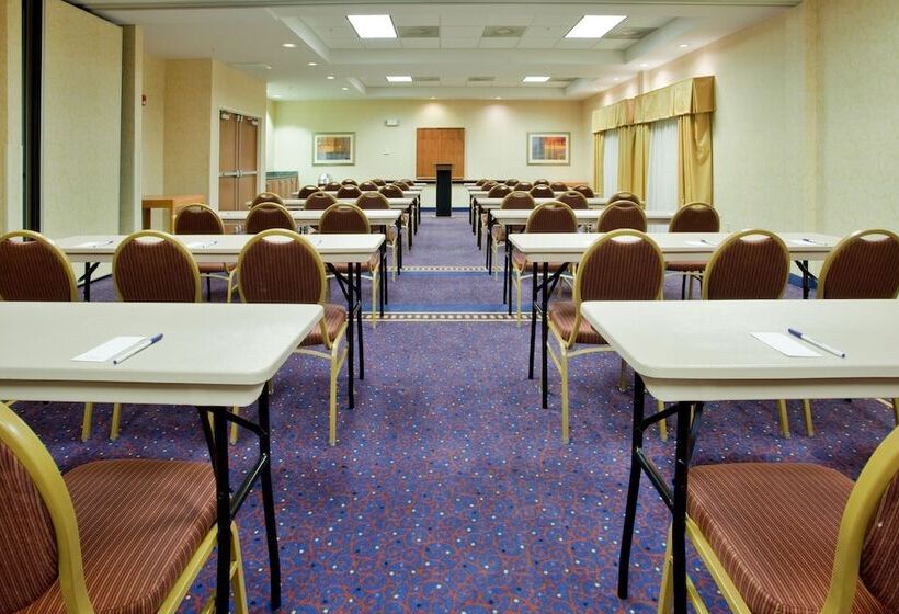 בית מלון כפרי Holiday Inn Express Ashland, An Ihg