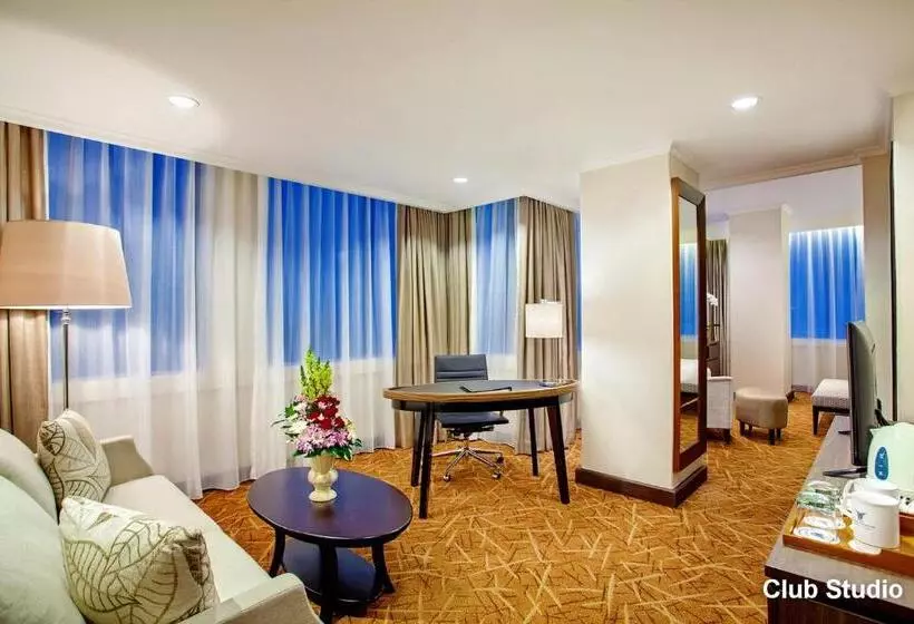 ホテル Menara Peninsula