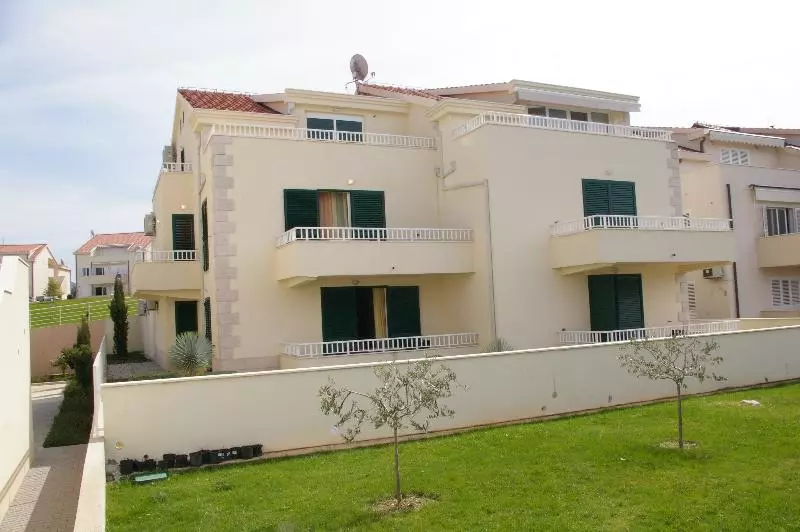 Отель Pervanovo Apartments