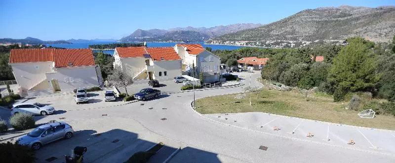 Отель Pervanovo Apartments