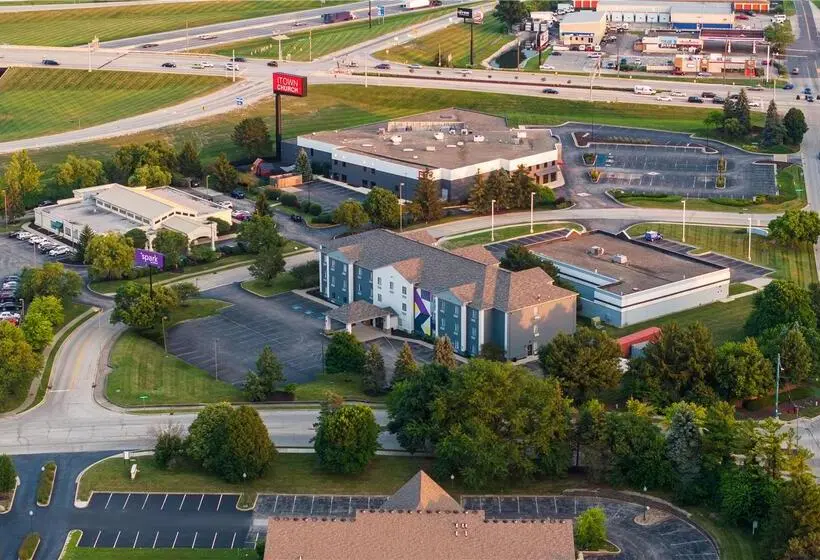 ホテル Quality Suites Ne Indianapolis Fishers