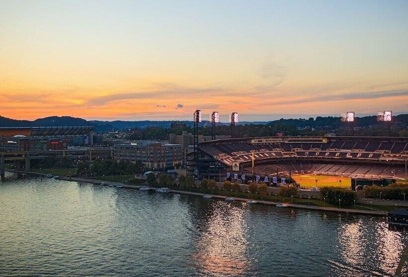Отель Renaissance Pittsburgh