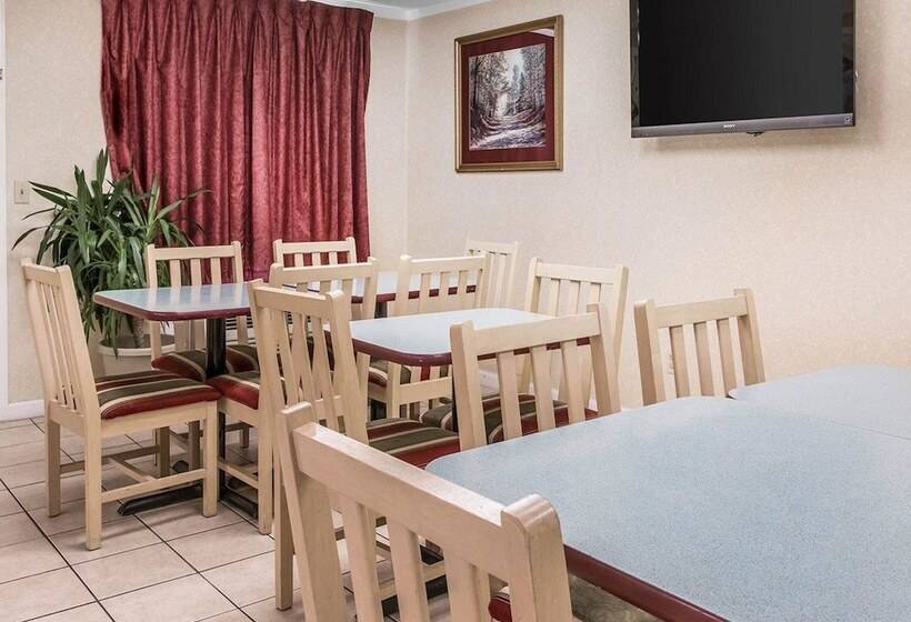 Отель Rodeway Inn