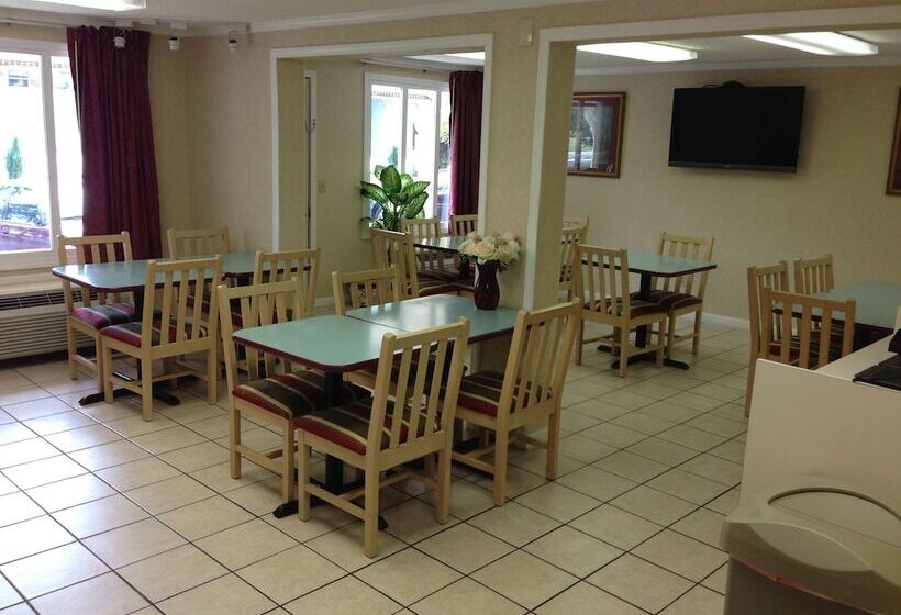 Отель Rodeway Inn