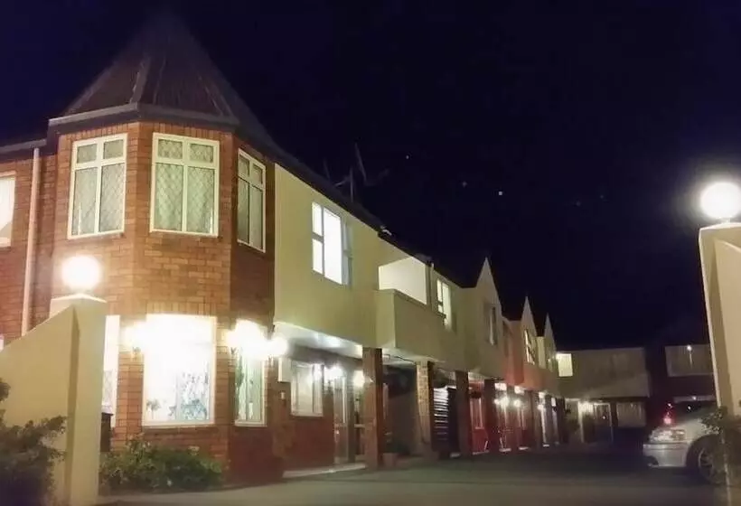Rosewood Court Motel