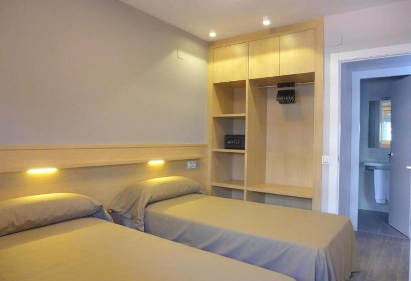 Rentalmar Zahara Family Suites