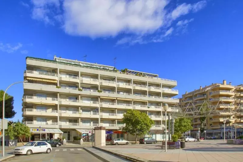 Rentalmar Zahara Family Suites