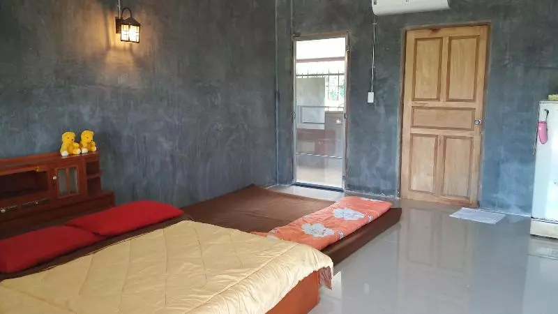 هتل Baan Saun Homestay By Lamyai Khunmae