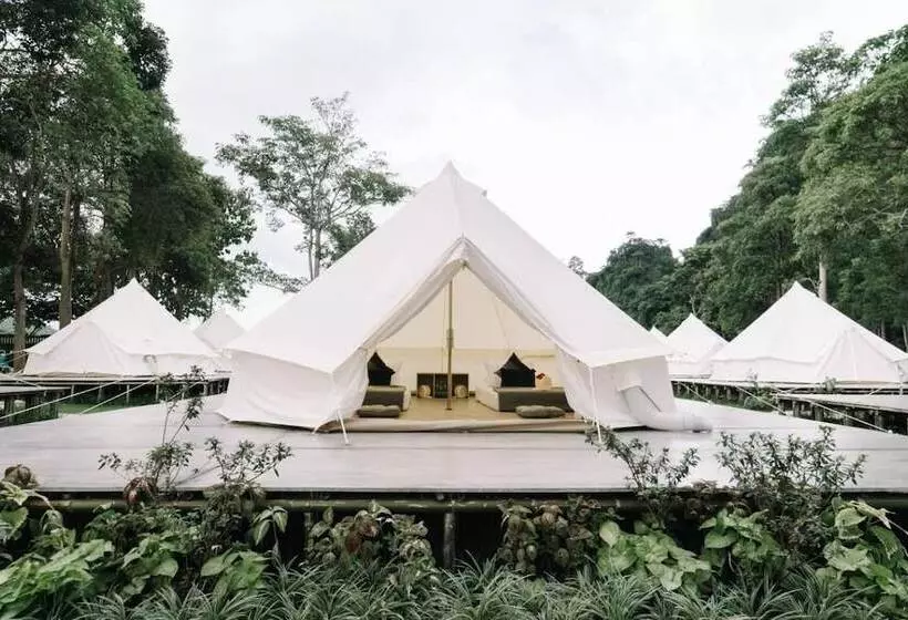 Hotelli Chayana Resort