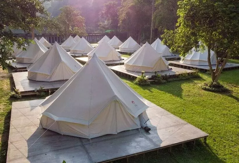 Hotelli Chayana Resort