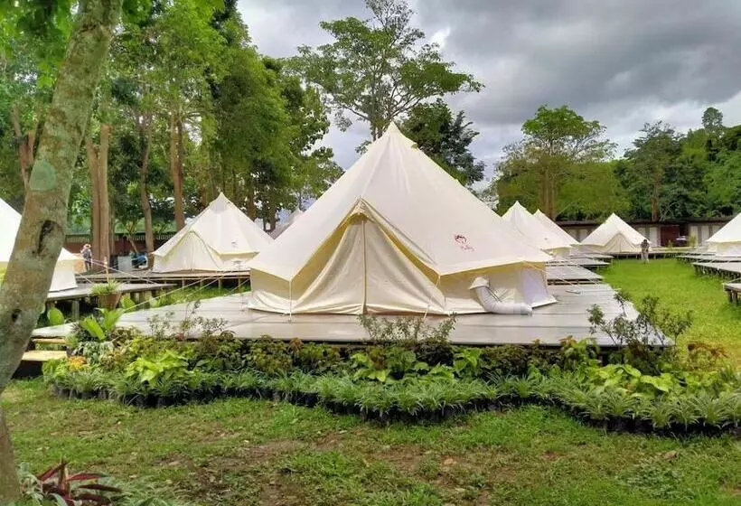 Hotelli Chayana Resort