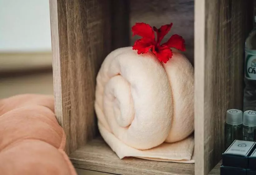 Hotelli Chayana Resort