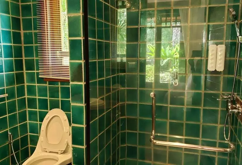 Hotelli Chayana Resort