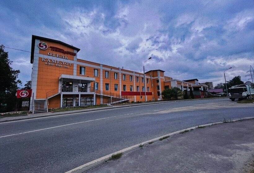 בית מלון כפרי Complex Camelot