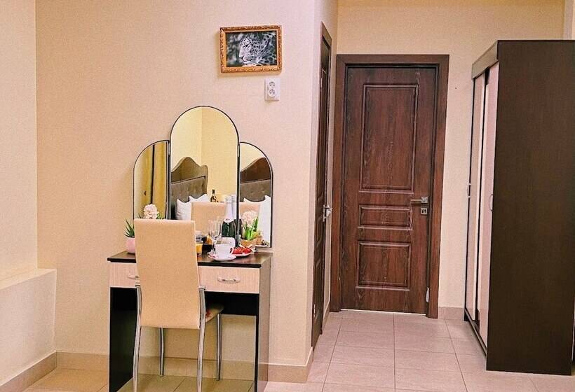 בית מלון כפרי Complex Camelot