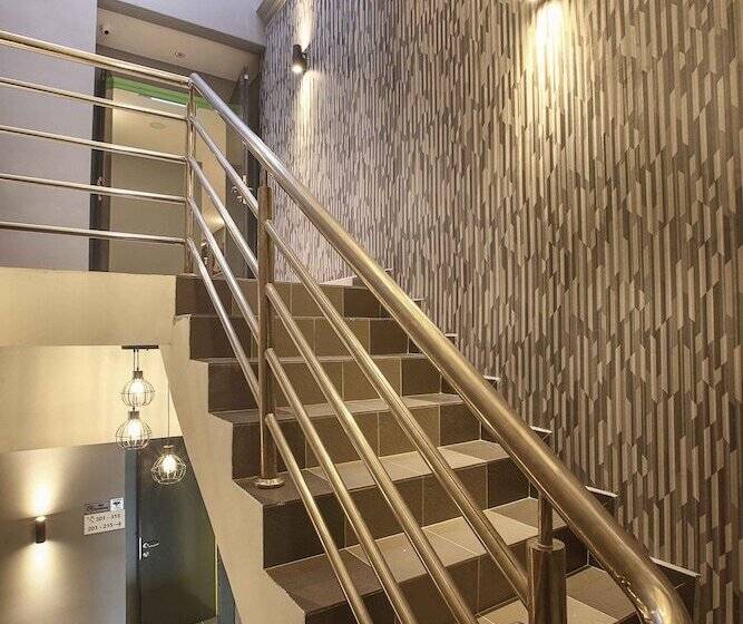 호텔 Grand Village