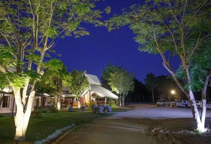 هتل Lampang Resort