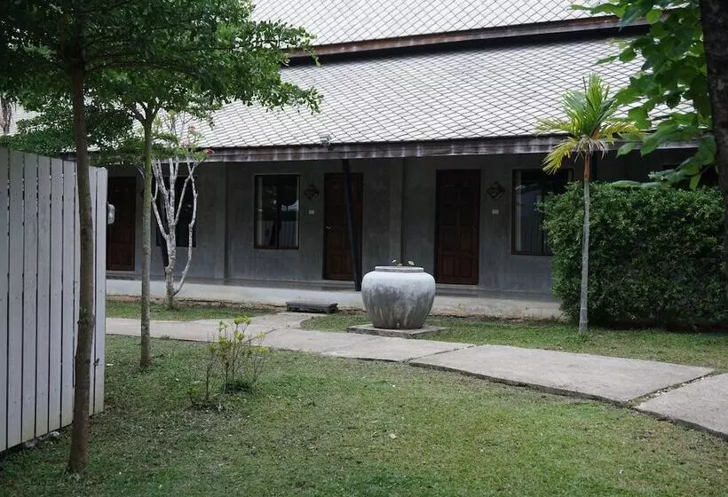 هتل Lampang Resort