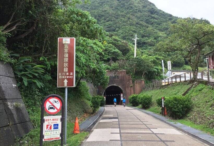 هتل Migratory Birds