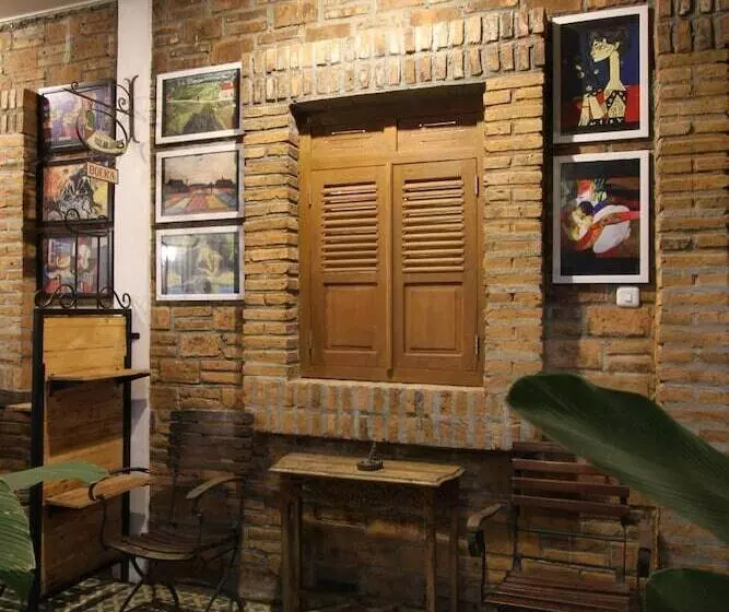 هتل Ndalem Bebekan Guesthouse